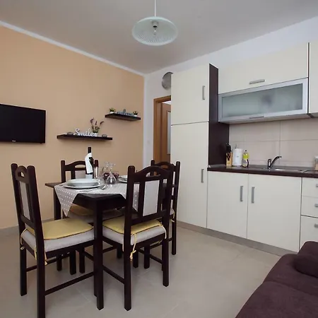 Apartament Luka *